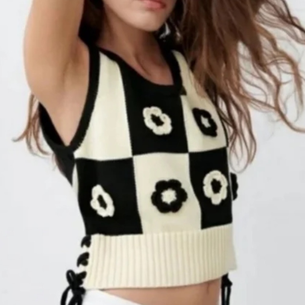 Floral Checkered Knit Crop Top